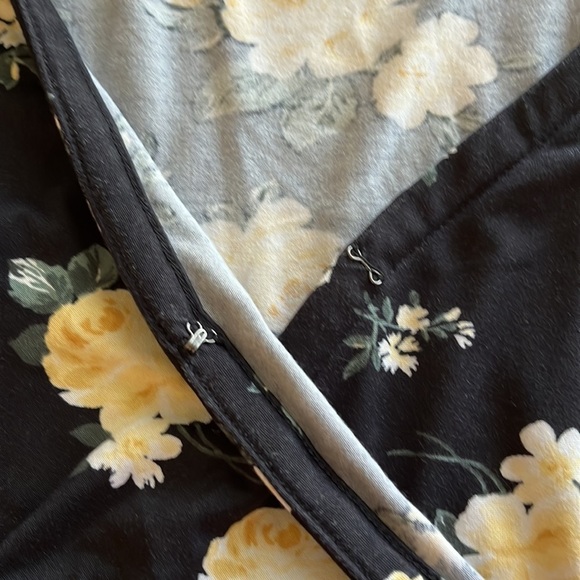 Hollister Dress Three Tiered Wrap on the top mini size XS - Picture 8 of 14